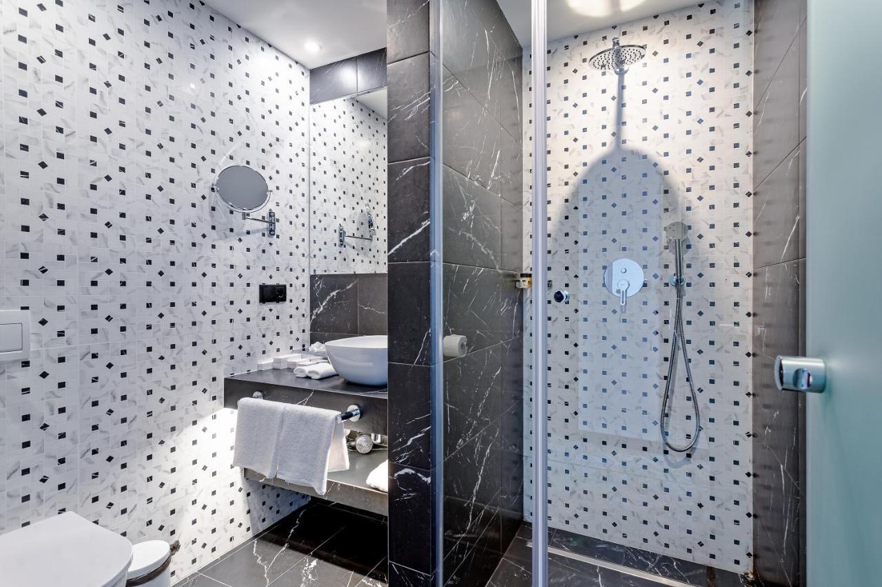 Taberne Boutique Hotel Tbilisi ภายนอก รูปภาพ